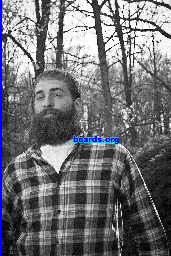 Ryan
[b]Go to [url=http://www.beards.org/beard039.php]Ryan's beard feature[/url][/b].

Photo: Jon Cole / Envisioned Memories
Keywords: full_beard