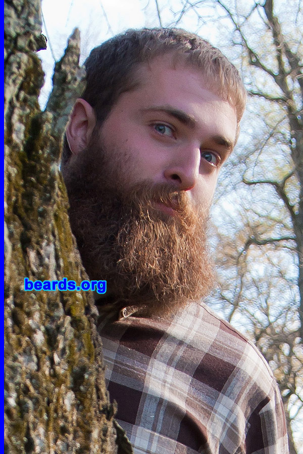 Ryan
[b]Go to [url=http://www.beards.org/beard039.php]Ryan's beard feature[/url][/b].

Photo: Jon Cole / Envisioned Memories
Keywords: b039.001 full_beard