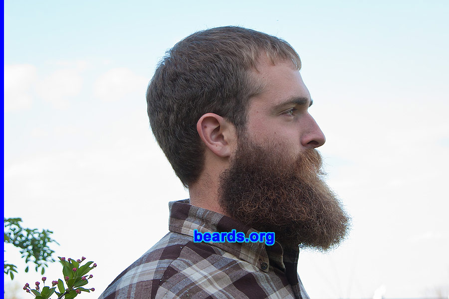 Ryan
[b]Go to [url=http://www.beards.org/beard039.php]Ryan's beard feature[/url][/b].

Photo: Jon Cole / Envisioned Memories
Keywords: b039.001 full_beard