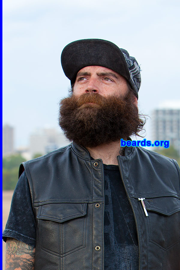 Jared
[b]Go to [url=http://www.beards.org/beard040.php]Jared's beard feature[/url][/b].
Keywords: b040.001 full_beard