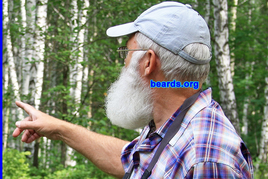 Valentin
[b]Go to [url=http://www.beards.org/beard043.php]Valentin's beard feature[/url][/b].
Keywords: full_beard