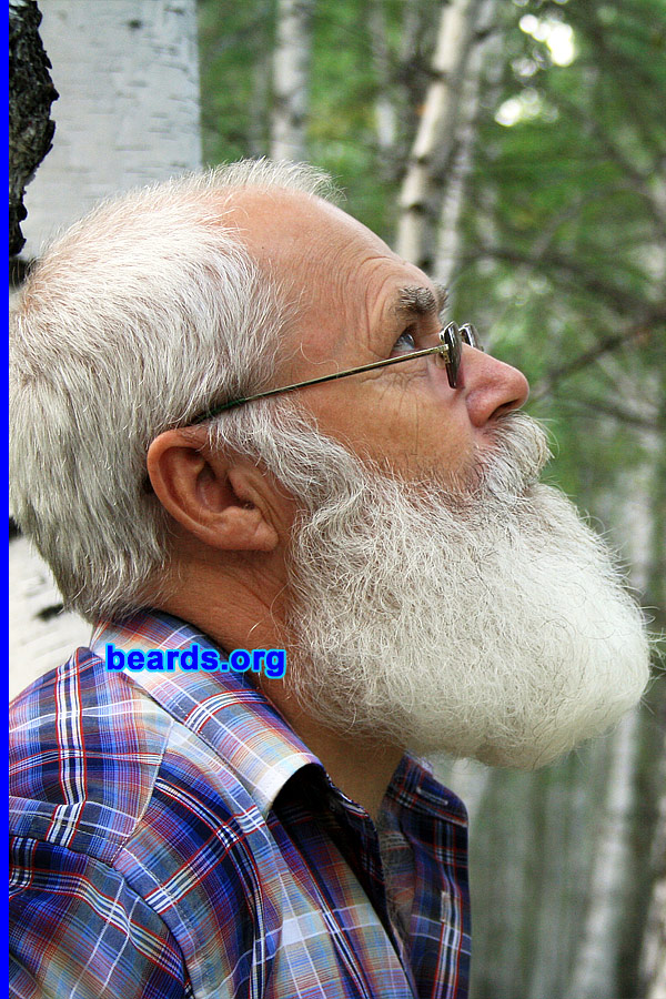 Valentin
[b]Go to [url=http://www.beards.org/beard043.php]Valentin's beard feature[/url][/b].
Keywords: full_beard
