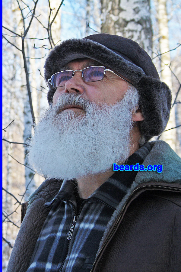 Valentin
[b]Go to [url=http://www.beards.org/beard043.php]Valentin's beard feature[/url][/b].
Keywords: b043.001 full_beard