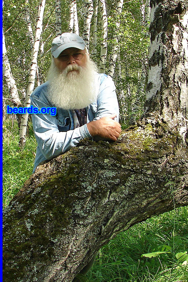 Valentin
[b]Go to [url=http://www.beards.org/beard043.php]Valentin's beard feature[/url][/b].
Keywords: b043.002 full_beard