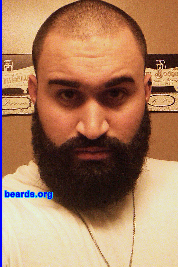 Anthony
[b]Go to [url=http://www.beards.org/beard044.php]Anthony's beard feature[/url][/b].
Keywords: full_beard