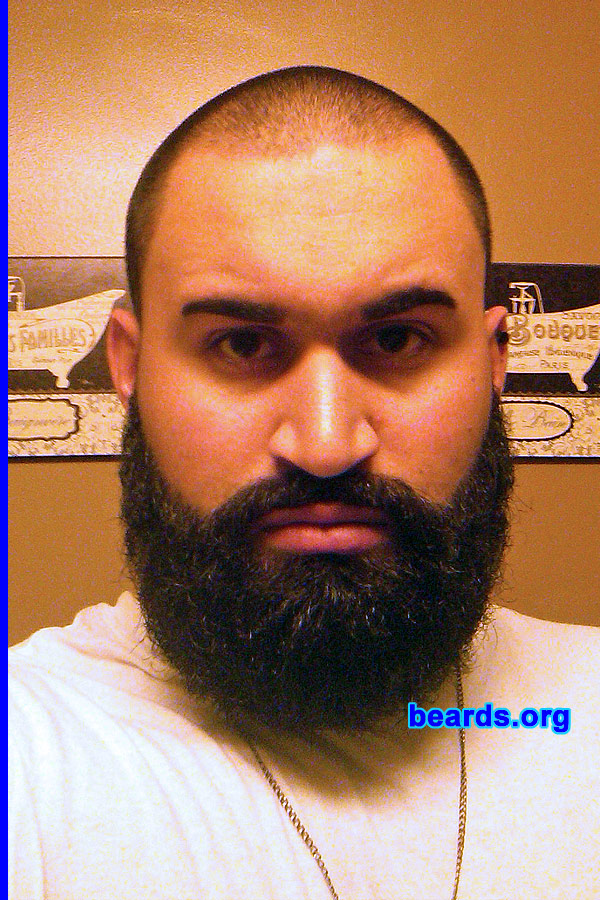 Anthony
[b]Go to [url=http://www.beards.org/beard044.php]Anthony's beard feature[/url][/b].
Keywords: full_beard