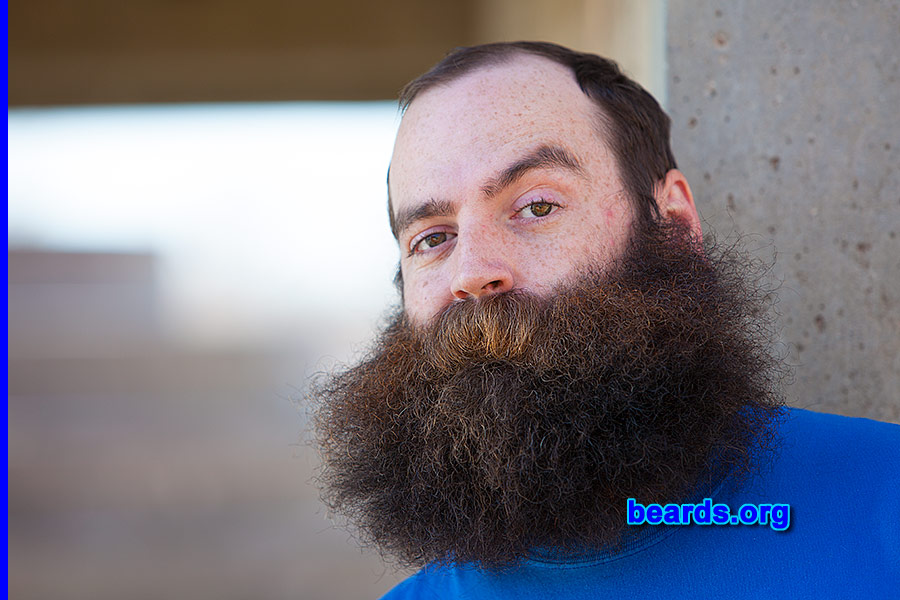 Jared
[b]Go to [url=http://www.beards.org/beard040.php]Jared's beard feature[/url][/b].
Keywords: b040.005 full_beard