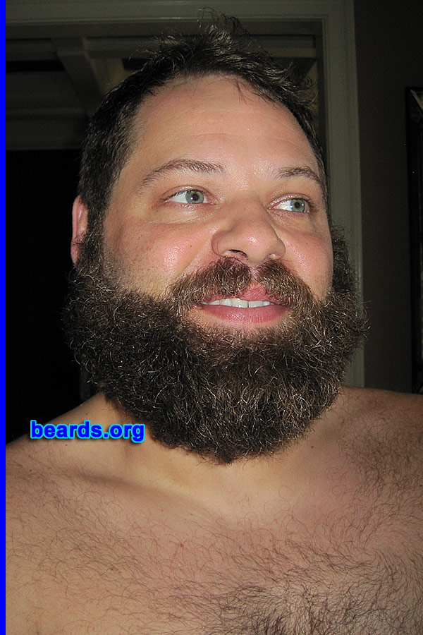 Chris
[b]Go to [url=http://www.beards.org/beard046.php]Chris' beard feature[/url][/b].
Keywords: full_beard