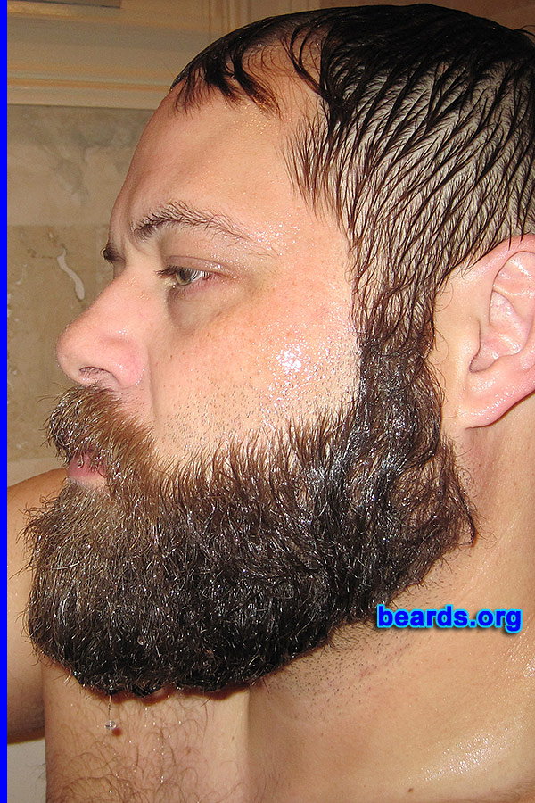 Chris
[b]Go to [url=http://www.beards.org/beard046.php]Chris' beard feature[/url][/b].
Keywords: full_beard