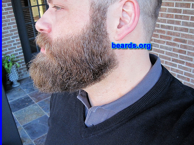 Chris
[b]Go to [url=http://www.beards.org/beard046.php]Chris' beard feature[/url][/b].
Keywords: b046.001 full_beard