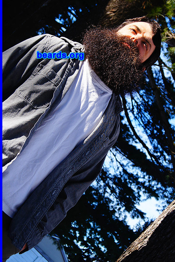 Ben
[b]Go to [url=http://www.beards.org/beard047.php]Ben's beard feature[/url][/b].
Keywords: full_beard