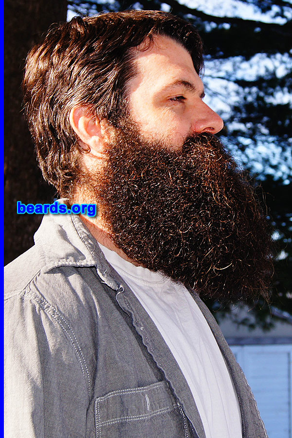 Ben
[b]Go to [url=http://www.beards.org/beard047.php]Ben's beard feature[/url][/b].
Keywords: full_beard