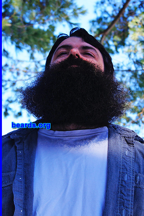 Ben
[b]Go to [url=http://www.beards.org/beard047.php]Ben's beard feature[/url][/b].
Keywords: full_beard