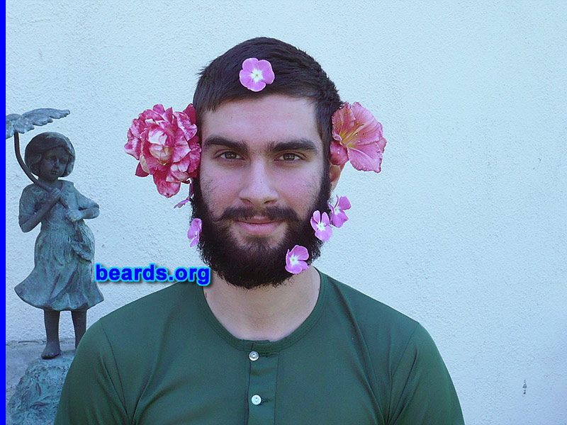 Newsha
[b]Go to [url=http://www.beards.org/beard049.php]Newsha's beard feature[/url][/b].
Keywords: full_beard