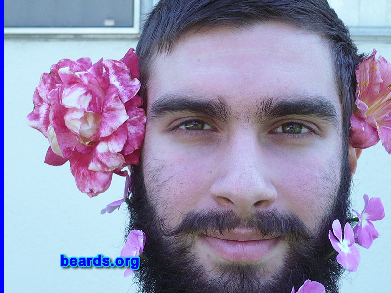 Newsha
[b]Go to [url=http://www.beards.org/beard049.php]Newsha's beard feature[/url][/b].
Keywords: full_beard