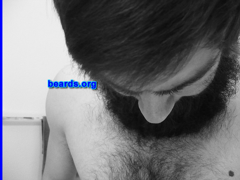 Newsha
[b]Go to [url=http://www.beards.org/beard049.php]Newsha's beard feature[/url][/b].
Keywords: full_beard