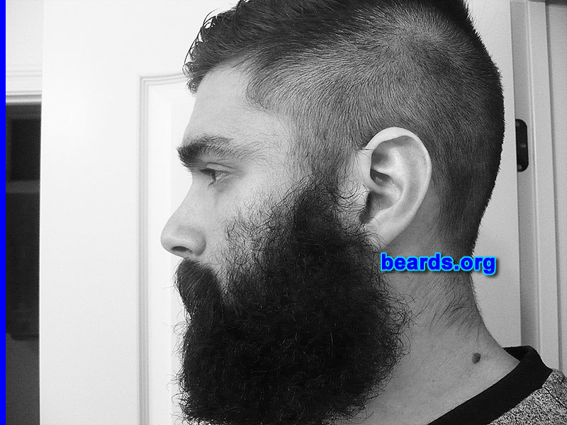 Newsha
[b]Go to [url=http://www.beards.org/beard049.php]Newsha's beard feature[/url][/b].
Keywords: full_beard