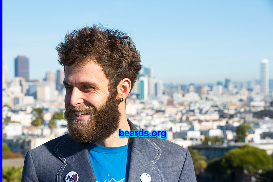 Nate
[b]Go to [url=http://www.beards.org/beard050.php]Nate's beard feature[/url][/b].
Keywords: full_beard