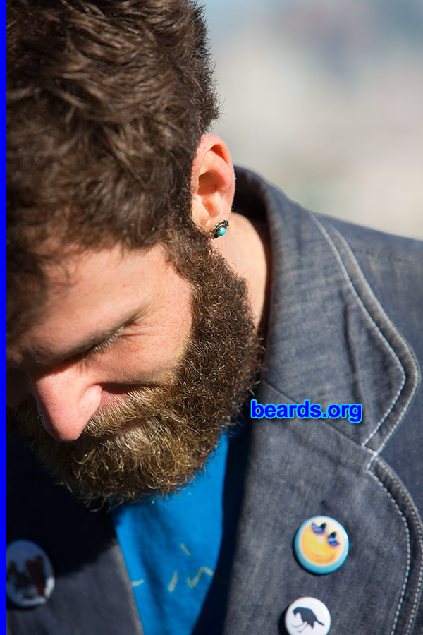 Nate
[b]Go to [url=http://www.beards.org/beard050.php]Nate's beard feature[/url][/b].
Keywords: full_beard