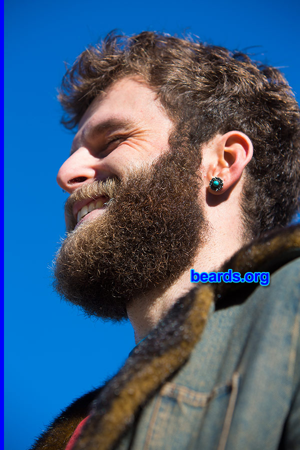 Nate
[b]Go to [url=http://www.beards.org/beard050.php]Nate's beard feature[/url][/b].
Keywords: full_beard