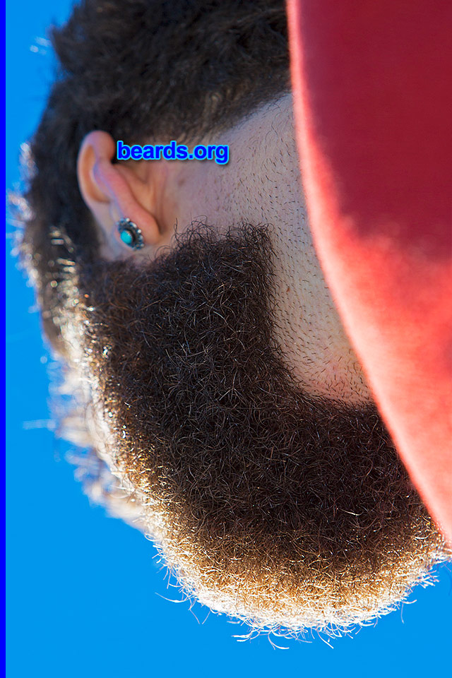 Nate
[b]Go to [url=http://www.beards.org/beard050.php]Nate's beard feature[/url][/b].
Keywords: full_beard b050.001