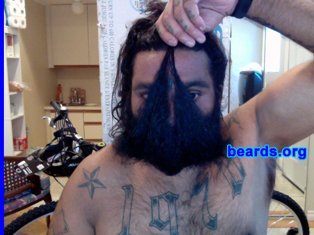 Sylvester
[b]Go to [url=http://www.beards.org/beard05.php]Sylvester's beard feature[/url][/b].
Keywords: full_beard