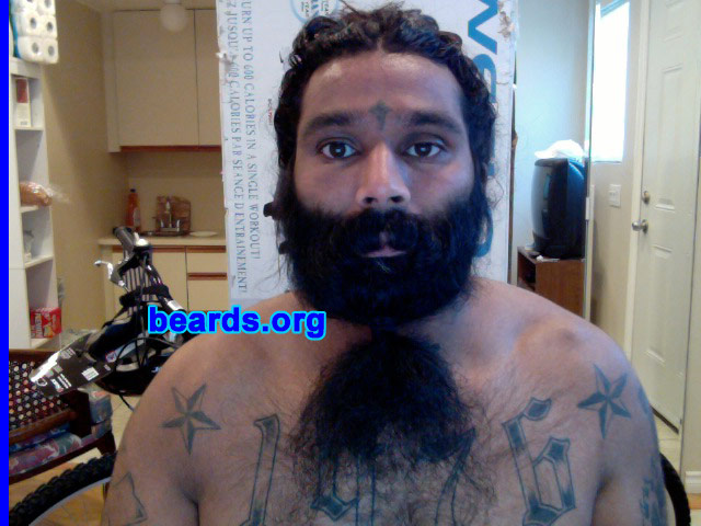 Sylvester
[b]Go to [url=http://www.beards.org/beard05.php]Sylvester's beard feature[/url][/b].
Keywords: full_beard