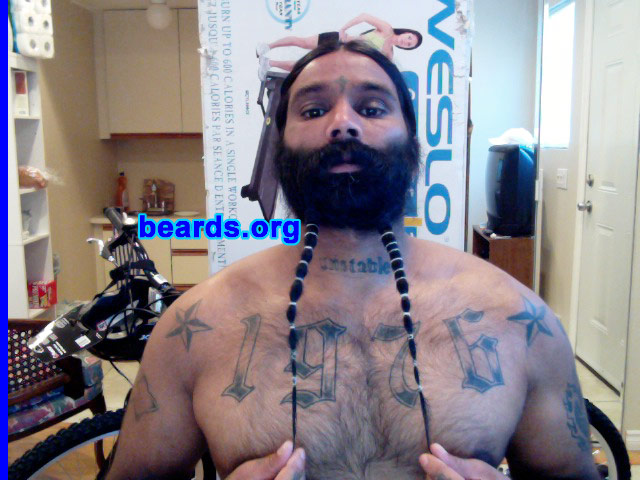 Sylvester
[b]Go to [url=http://www.beards.org/beard05.php]Sylvester's beard feature[/url][/b].
Keywords: full_beard