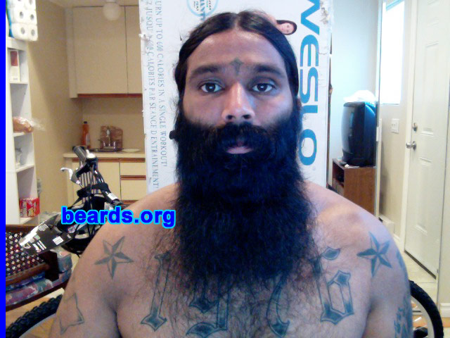 Sylvester
[b]Go to [url=http://www.beards.org/beard05.php]Sylvester's beard feature[/url][/b].
Keywords: full_beard