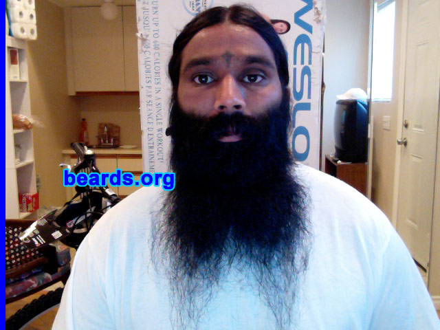 Sylvester
[b]Go to [url=http://www.beards.org/beard05.php]Sylvester's beard feature[/url][/b].
Keywords: full_beard