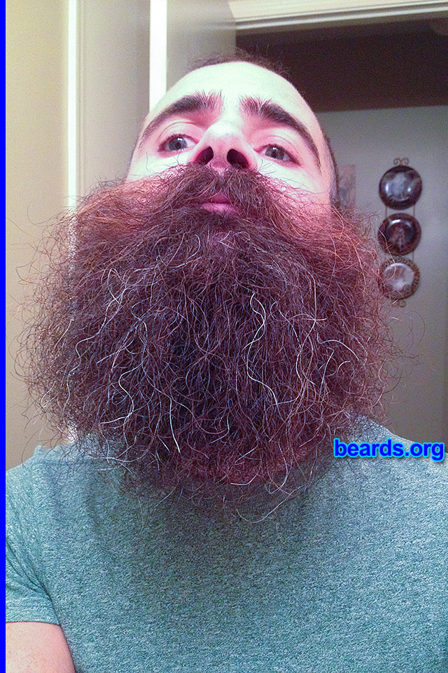 Timothy
[b]Go to [url=http://www.beards.org/beard051.php]Timothy's beard feature[/url][/b].
Keywords: full_beard