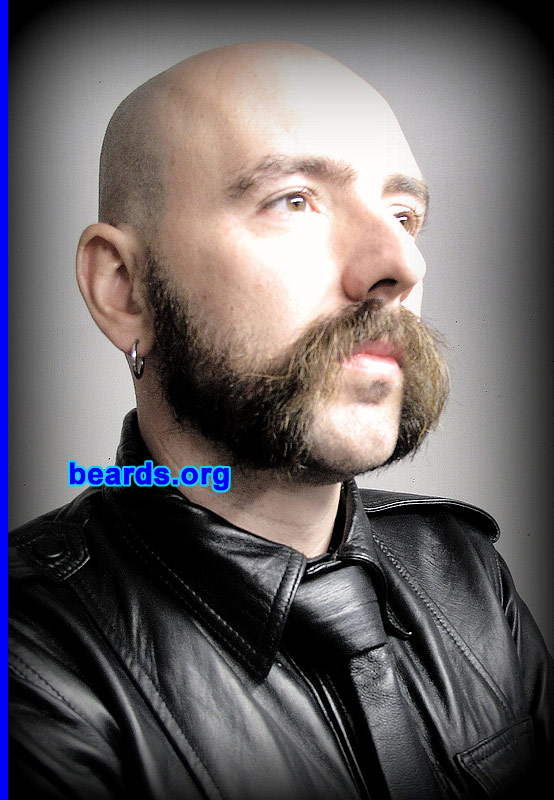 Harald L.
Bearded since: 1996. I am a dedicated, permanent beard grower.
Keywords: mutton_chops