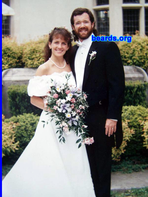 Bob
1990: Our wedding photo.

[b]Go to [url=http://www.beards.org/beard033.php]Bob's beard feature[/url][/b].
Keywords: full_beard