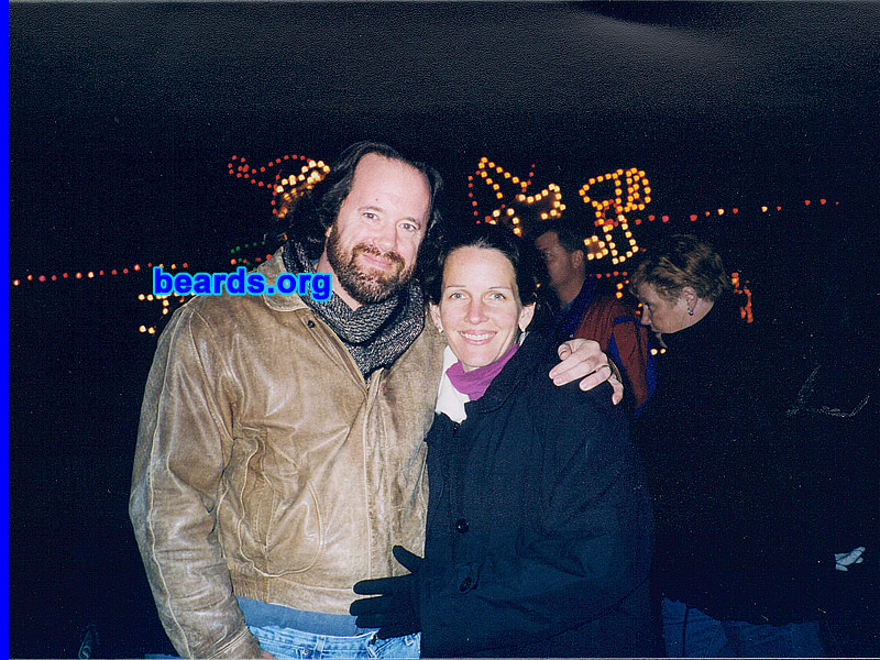 Bob
1998: With my wife at Christmastime.

[b]Go to [url=http://www.beards.org/beard033.php]Bob's beard feature[/url][/b].
Keywords: full_beard