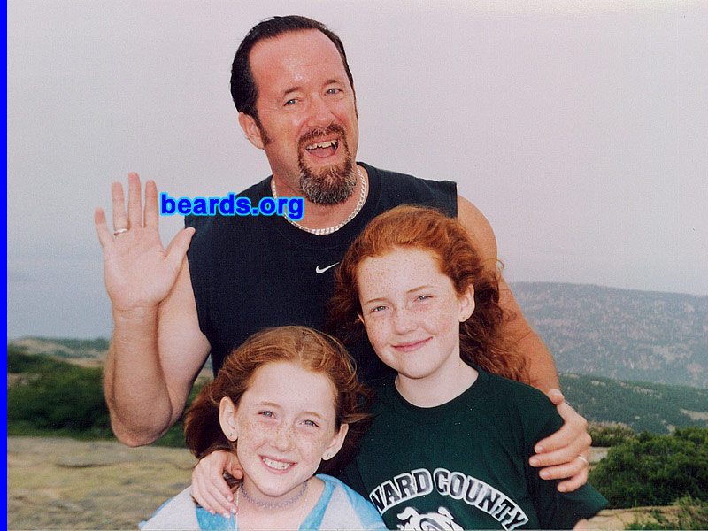 Bob
2003 goatee: At Acadia National Park with the girls.

[b]Go to [url=http://www.beards.org/beard033.php]Bob's beard feature[/url][/b].
Keywords: goatee_mustache