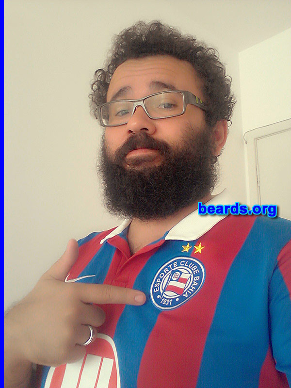 Reynolds L.P.
Bearded since: 2013. I am an experimental beard grower.
Keywords: full_beard