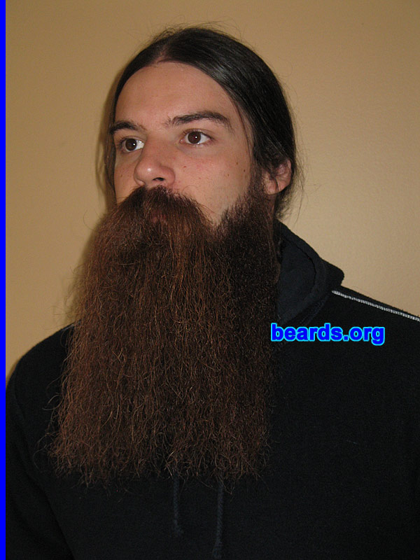 Burke
[b]Go to [url=http://www.beards.org/beard012.php]Burke's beard feature[/url][/b].
Keywords: full_beard