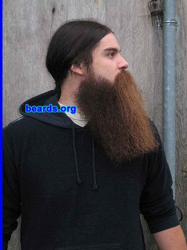 Burke
[b]Go to [url=http://www.beards.org/beard012.php]Burke's beard feature[/url][/b].
Keywords: full_beard