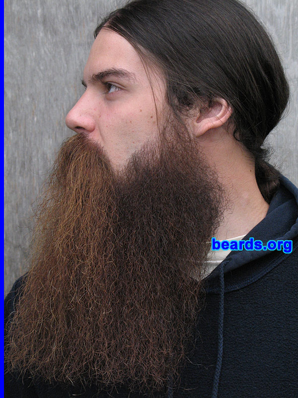 Burke
[b]Go to [url=http://www.beards.org/beard012.php]Burke's beard feature[/url][/b].
Keywords: full_beard