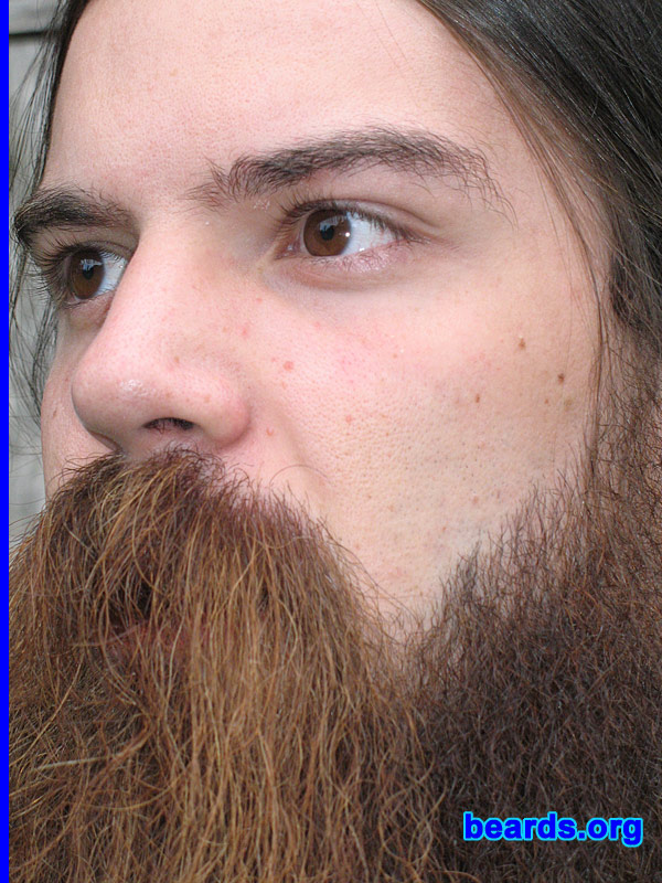 Burke
[b]Go to [url=http://www.beards.org/beard012.php]Burke's beard feature[/url][/b].
Keywords: full_beard