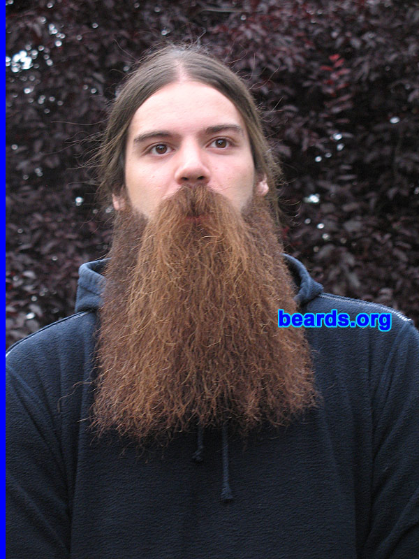 Burke
[b]Go to [url=http://www.beards.org/beard012.php]Burke's beard feature[/url][/b].
Keywords: full_beard