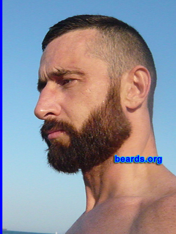 Jerome
Bearded since: 1995. I am a dedicated, permanent beard grower.
Keywords: full_beard