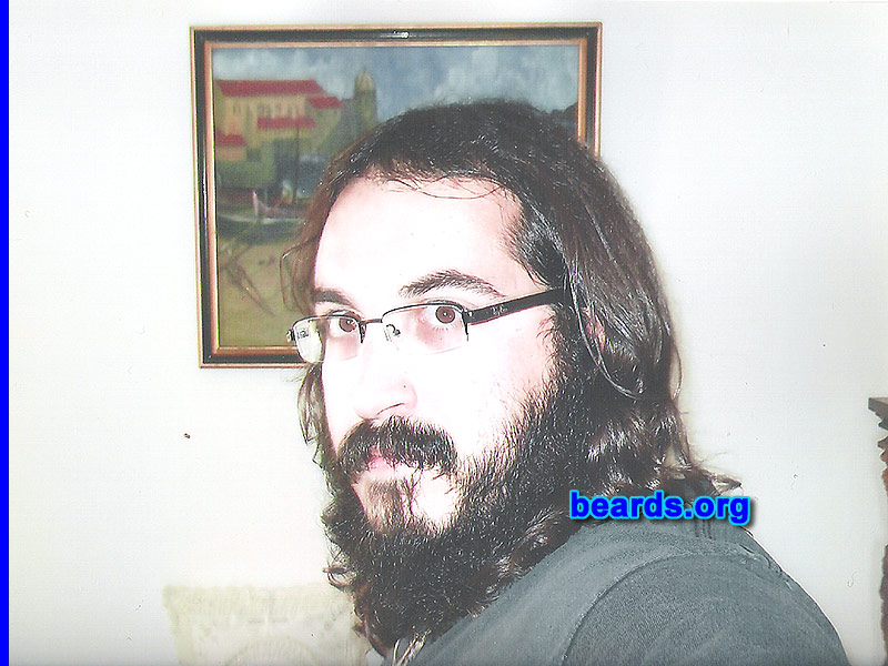 Mickael C.
Bearded from 2011 to 2012. I am an occasional or seasonal beard grower.
Keywords: full_beard