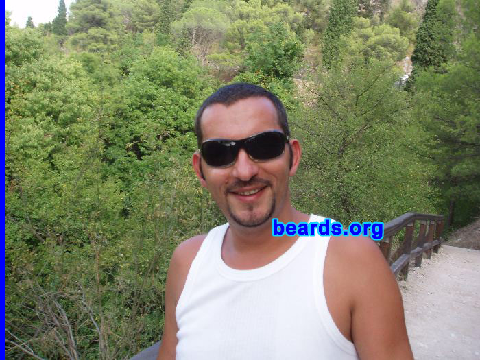 Neno
Bearded since: 2009.  I am an occasional or seasonal beard grower.
Keywords: goatee_mustache