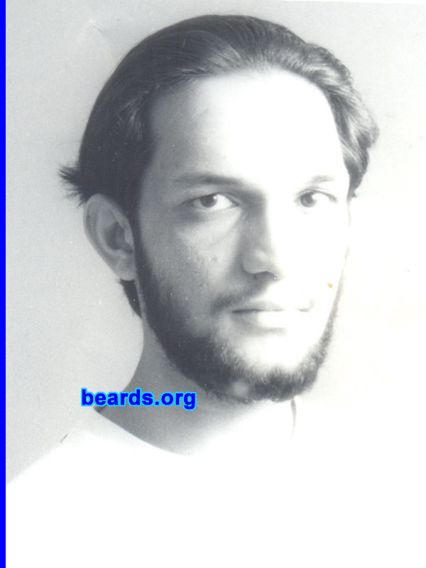 Rahull
Bearded since: 2008 (two weeks).
Keywords: full_beard