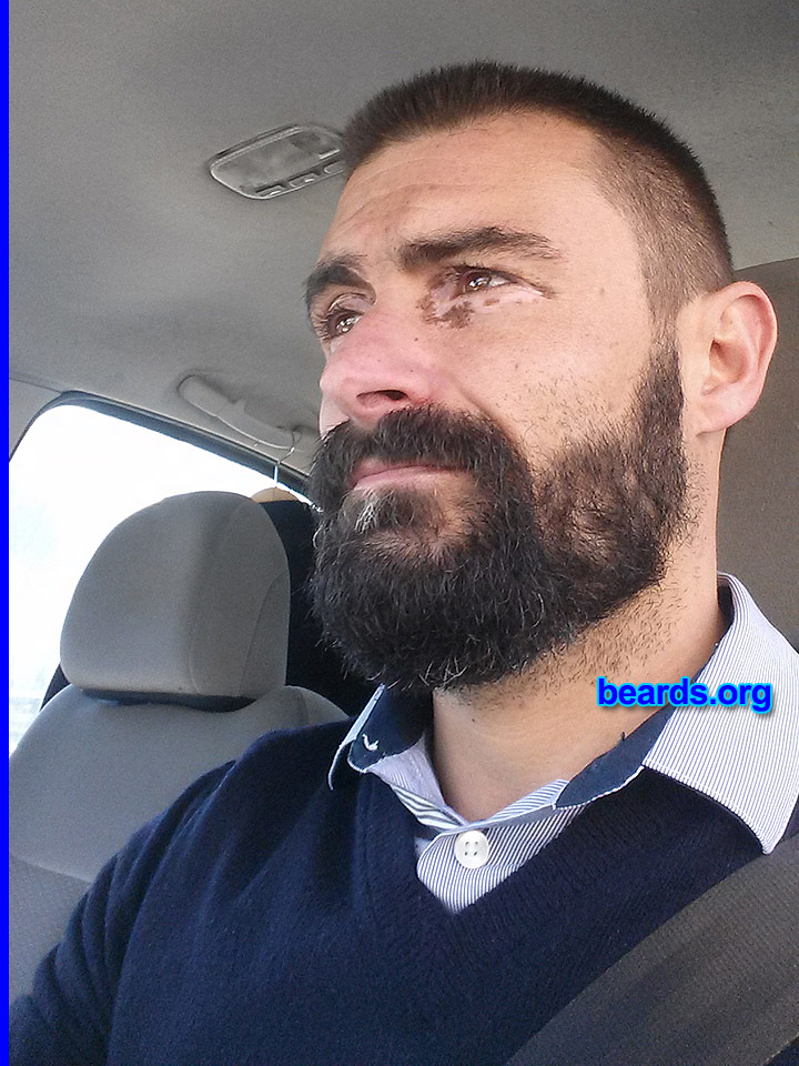 Stefano
I am a dedicated, permanent beard grower.
Keywords: full_beard