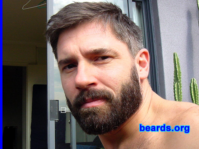 Linden
[b]Go to [url=http://www.beards.org/linden.php]Linden's success story[/url][/b].
Keywords: full_beard