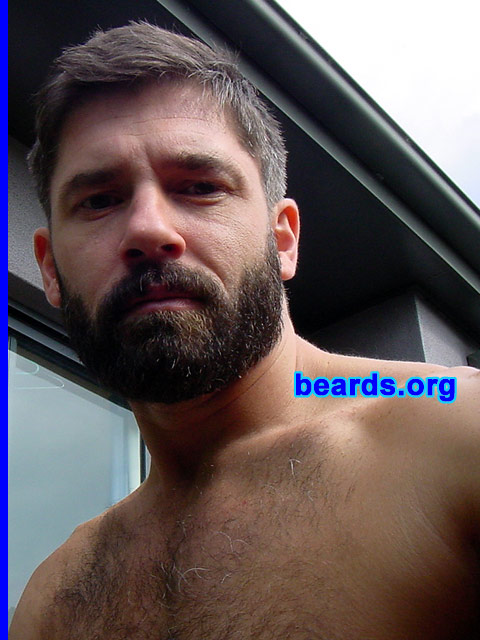 Linden
[b]Go to [url=http://www.beards.org/linden.php]Linden's success story[/url][/b].
Keywords: full_beard