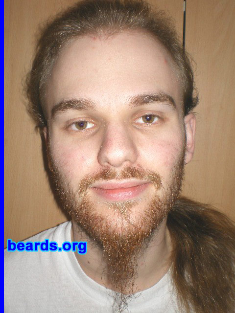 Michael
2008 growth series: day 14

[b]Go to [url=http://www.beards.org/michael.php]Michael's success story[/url][/b].
Keywords: michael_2008_series.1 full_beard