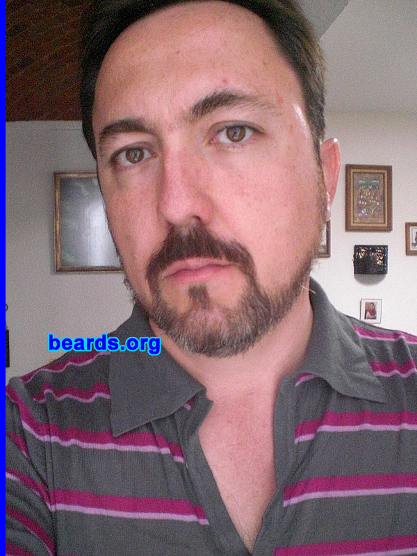 Manuel
Bearded since: 2002.  I am a dedicated, permanent beard grower.
Keywords: full_beard